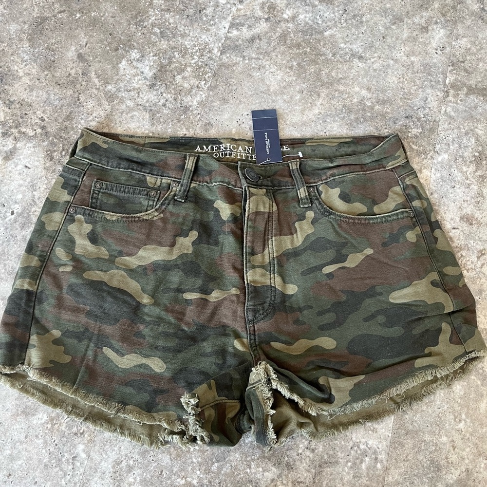 AE Vintage Hi-Rise Festival shorts — Camo — 10 — NWT!